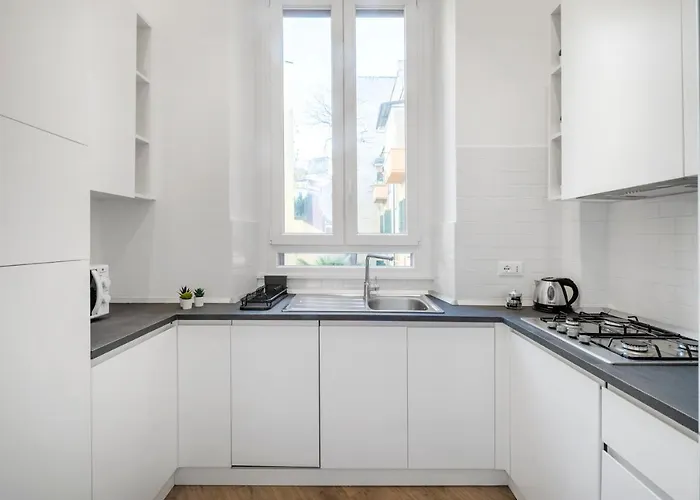 Apartman White Flat Cross *