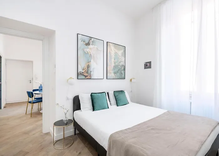 Apartman White Flat Cross *